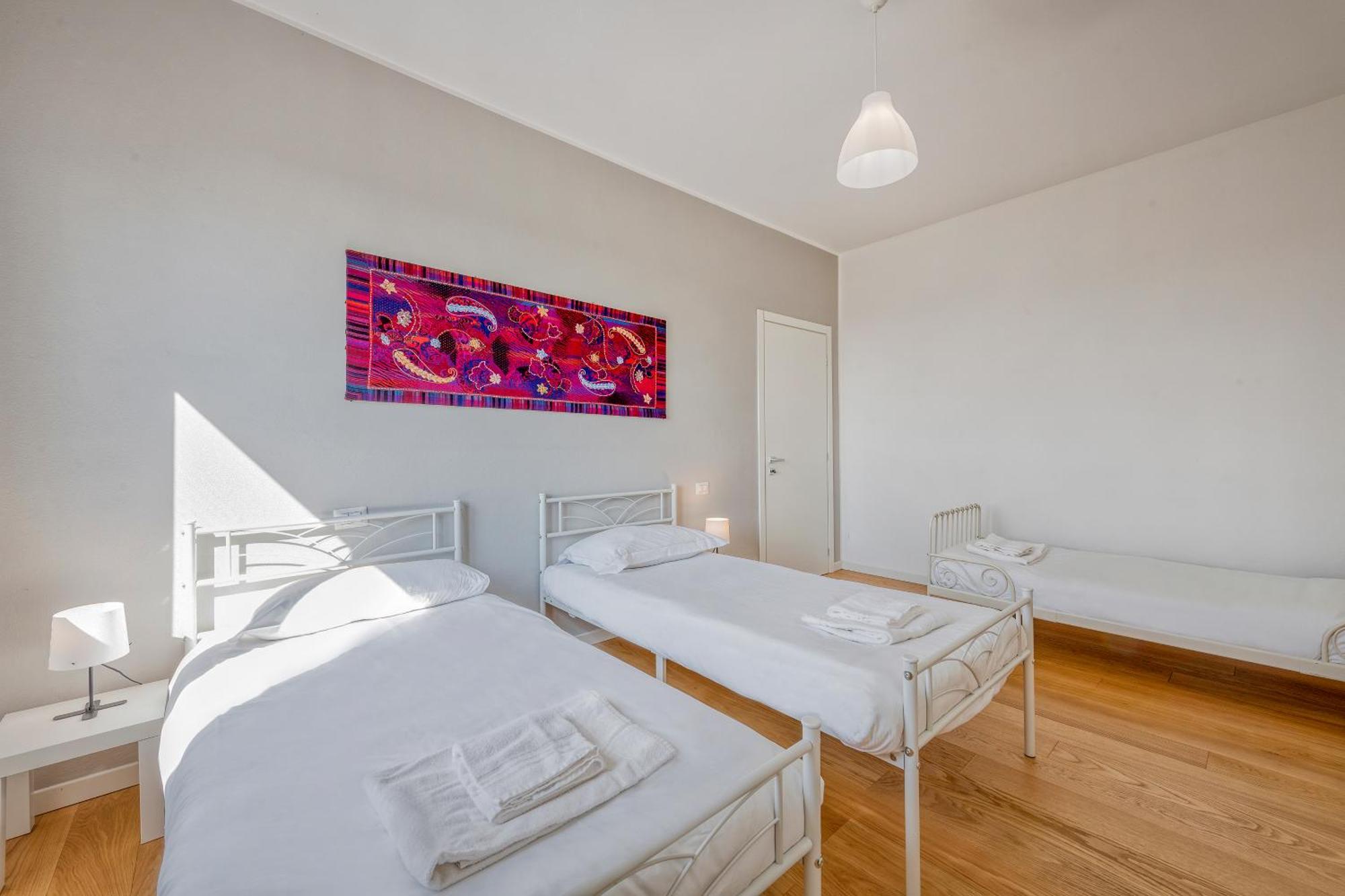 Omodeo, 19 - Ampio E Panoramico Lägenhet Milano Exteriör bild