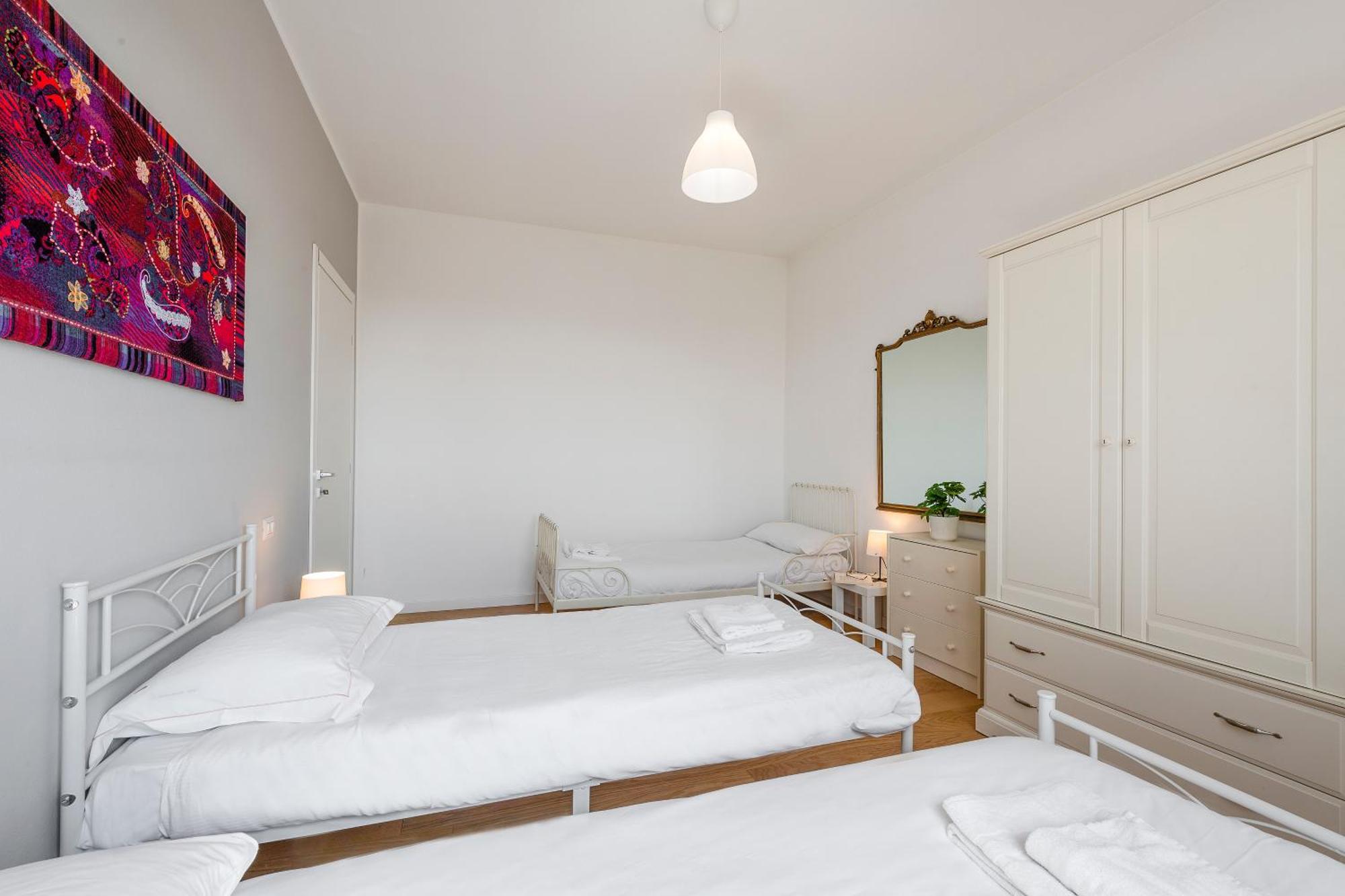 Omodeo, 19 - Ampio E Panoramico Lägenhet Milano Exteriör bild