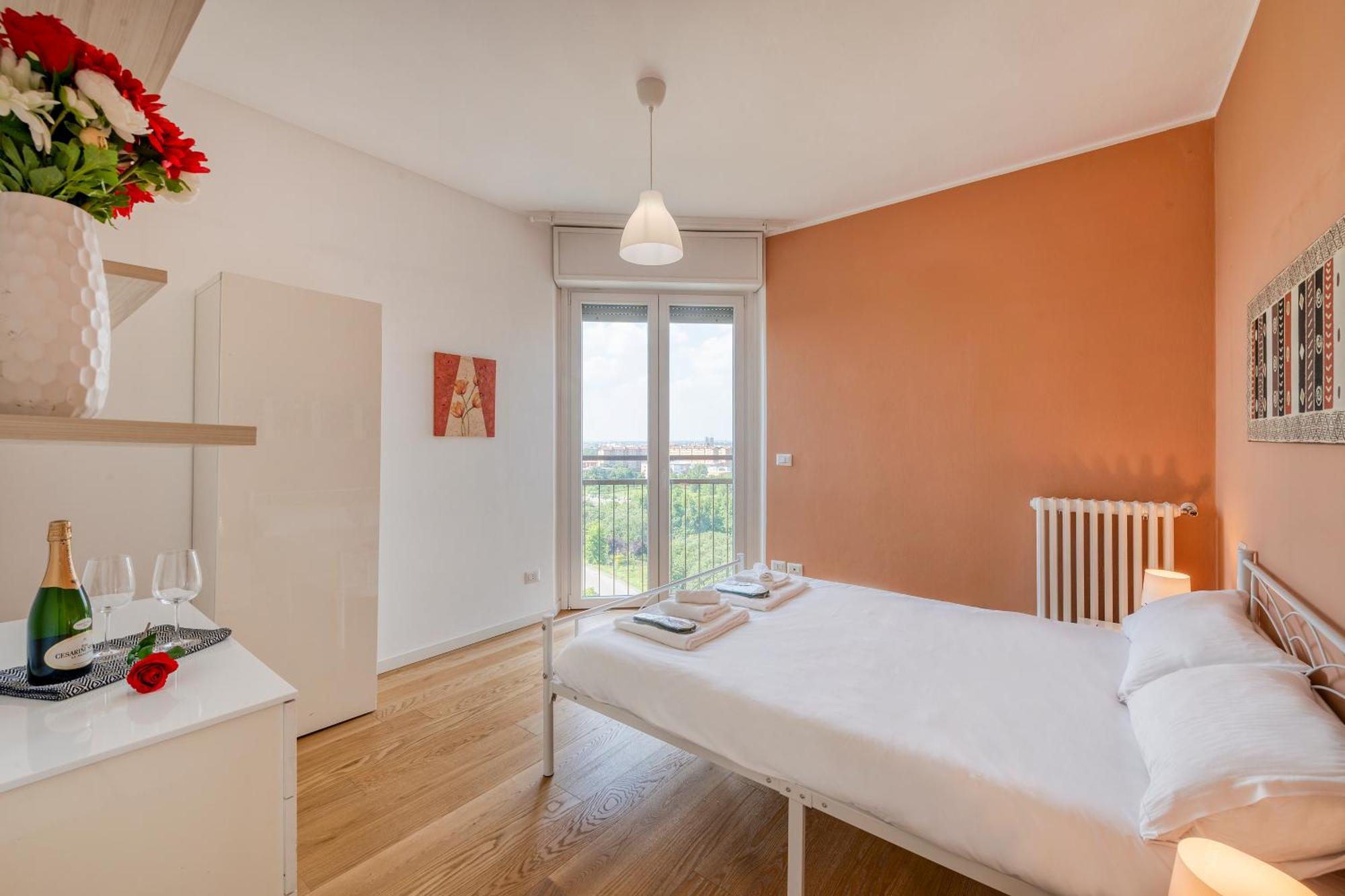 Omodeo, 19 - Ampio E Panoramico Lägenhet Milano Exteriör bild