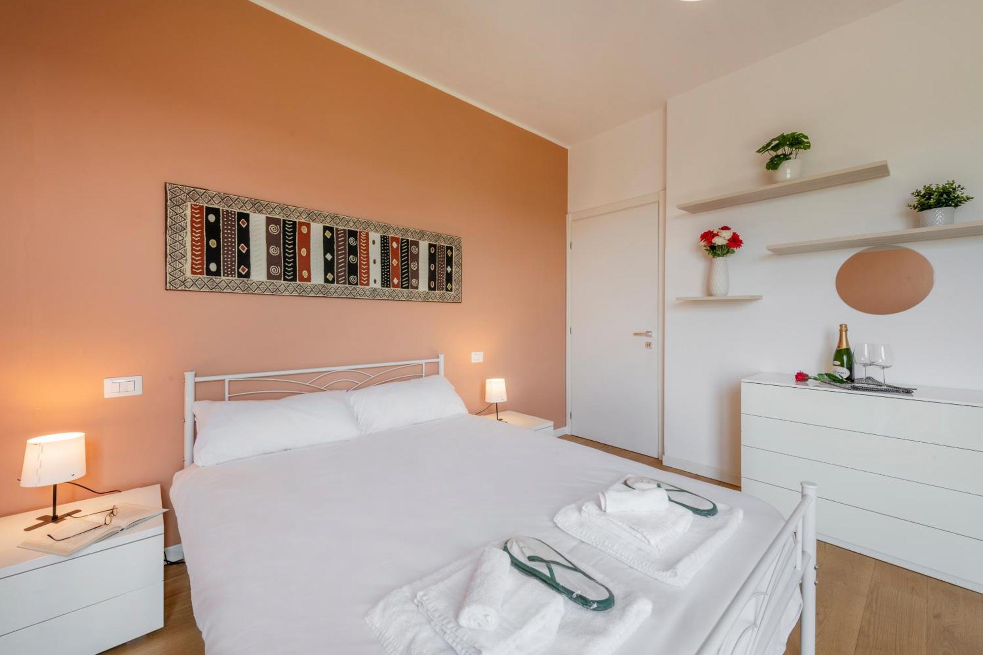 Omodeo, 19 - Ampio E Panoramico Lägenhet Milano Exteriör bild