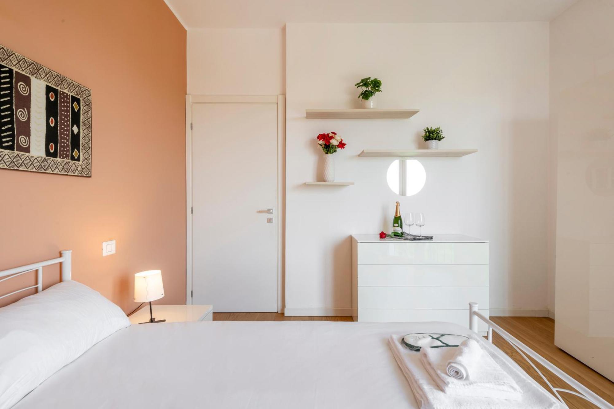 Omodeo, 19 - Ampio E Panoramico Lägenhet Milano Exteriör bild